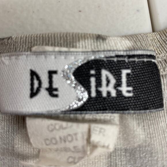 Vintage Desire Gray White Floral Short Sleeve Button Down Flowy Top Blouse M - Picture 4 of 7